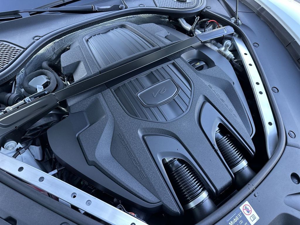 2025 Porsche Panamera Base photo 29