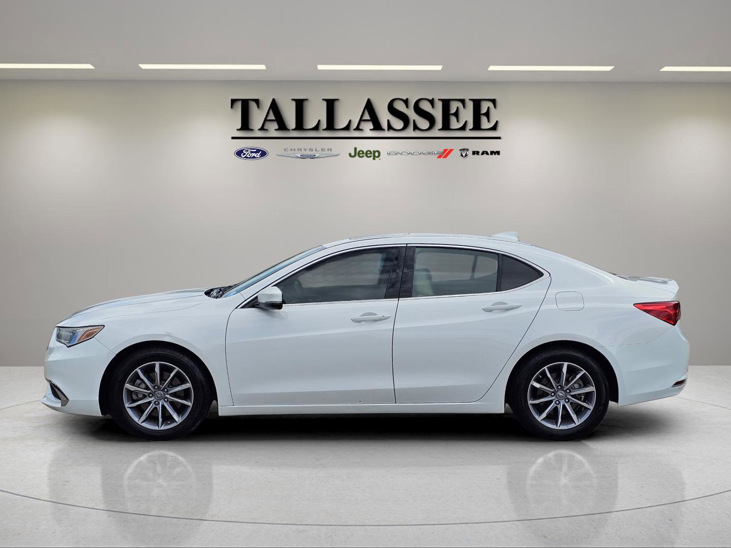 2018 Acura TLX Technology photo 11