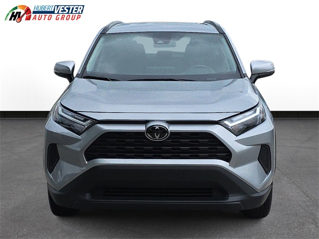 2024 Toyota RAV4 XLE photo 3