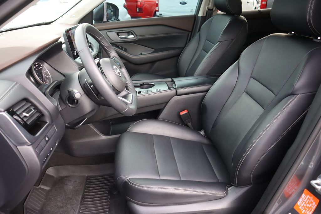 2023 Nissan Rogue SL photo 18
