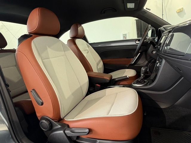 2017 Volkswagen Beetle 1.8T Classic photo 30