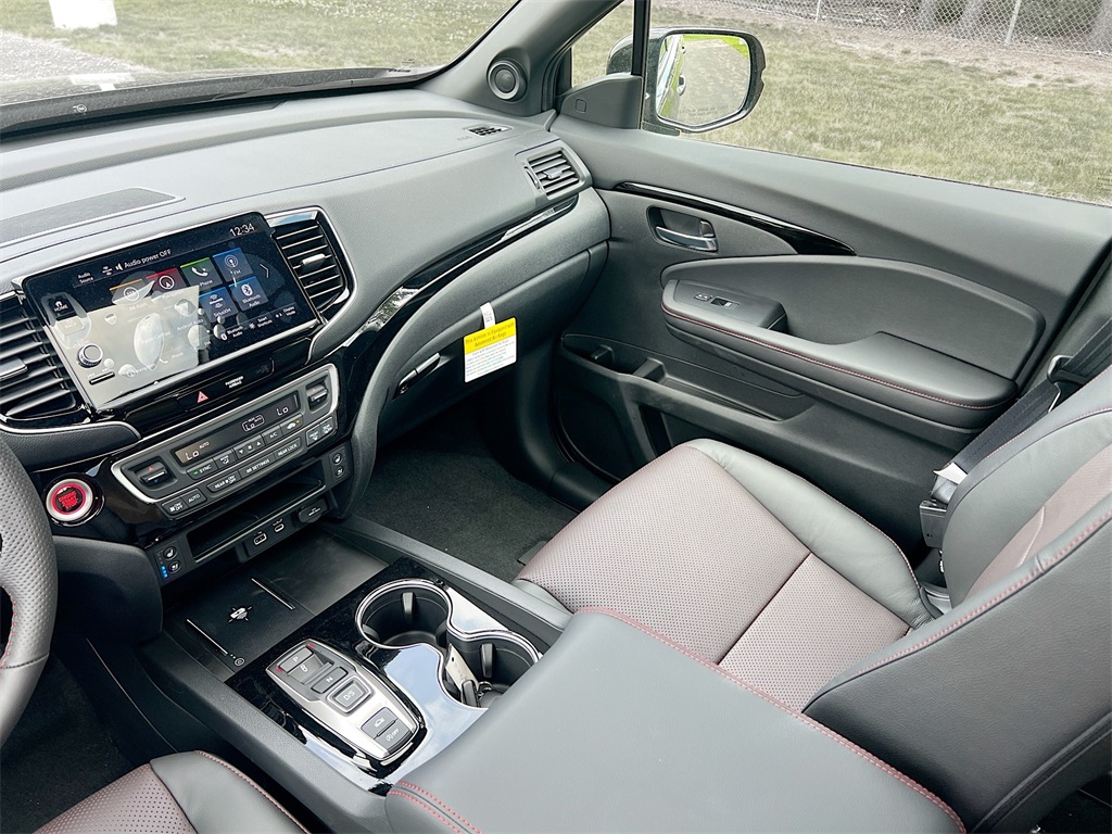 2025 Honda Ridgeline Black Edition photo 28
