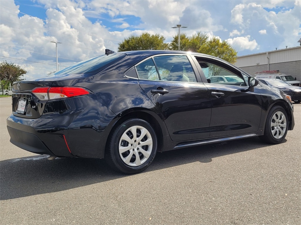 2024 Toyota Corolla LE photo 2