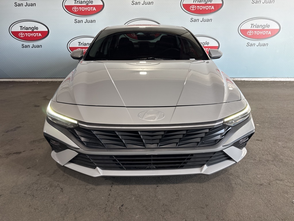 2025 Hyundai Elantra SE photo 2