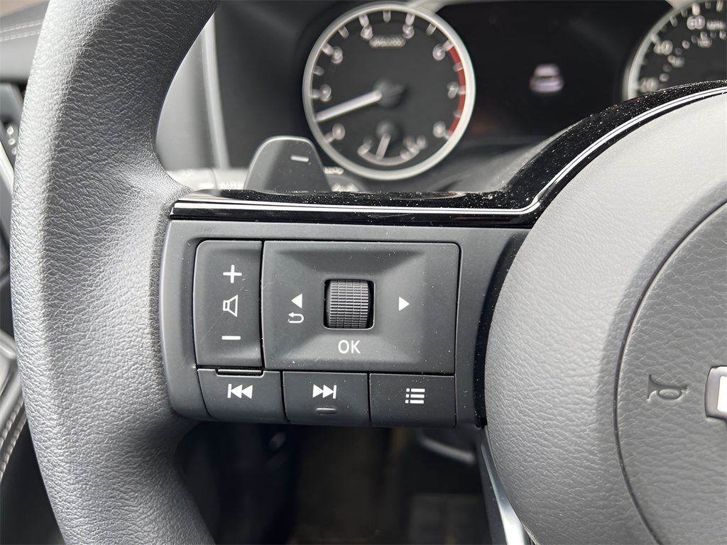 2023 Nissan Rogue SV photo 23