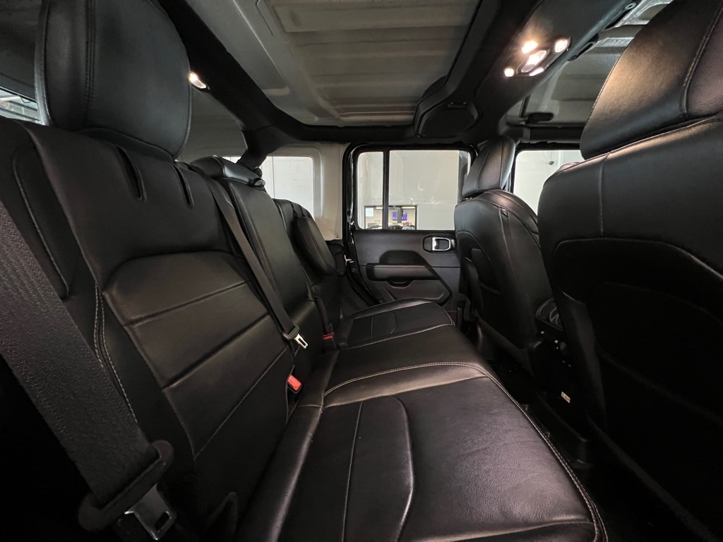 2023 Jeep Wrangler Sahara 4xe photo 19
