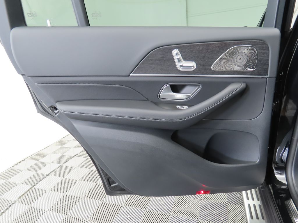 2026 Mercedes Benz GLS 450 4MATIC photo 27