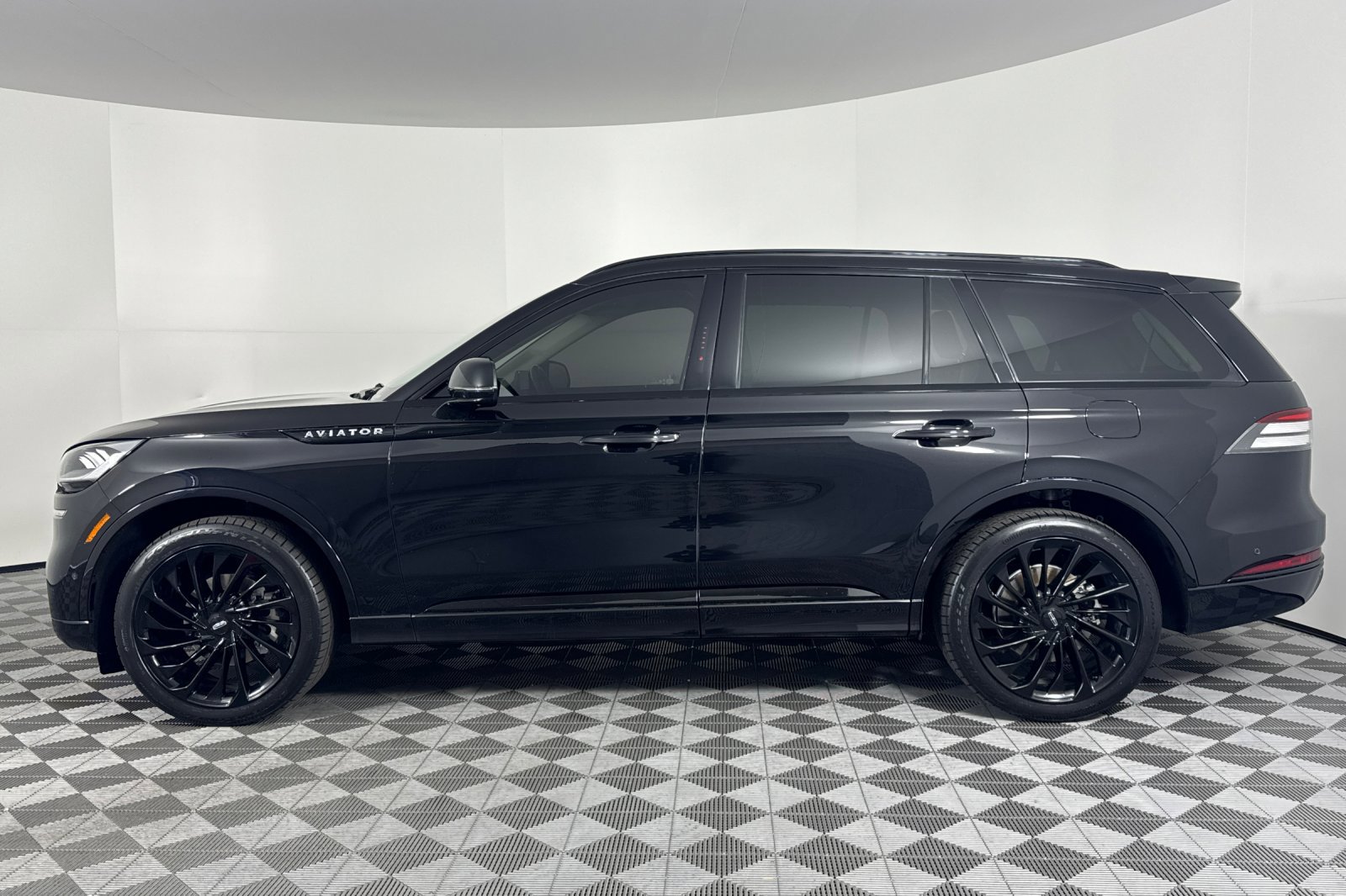 Image of Lincoln Aviator Reserve AWD