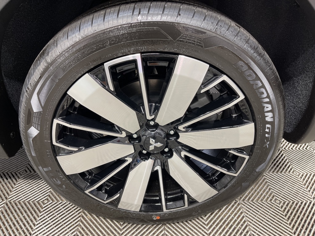 2025 Mitsubishi Outlander SE photo 35