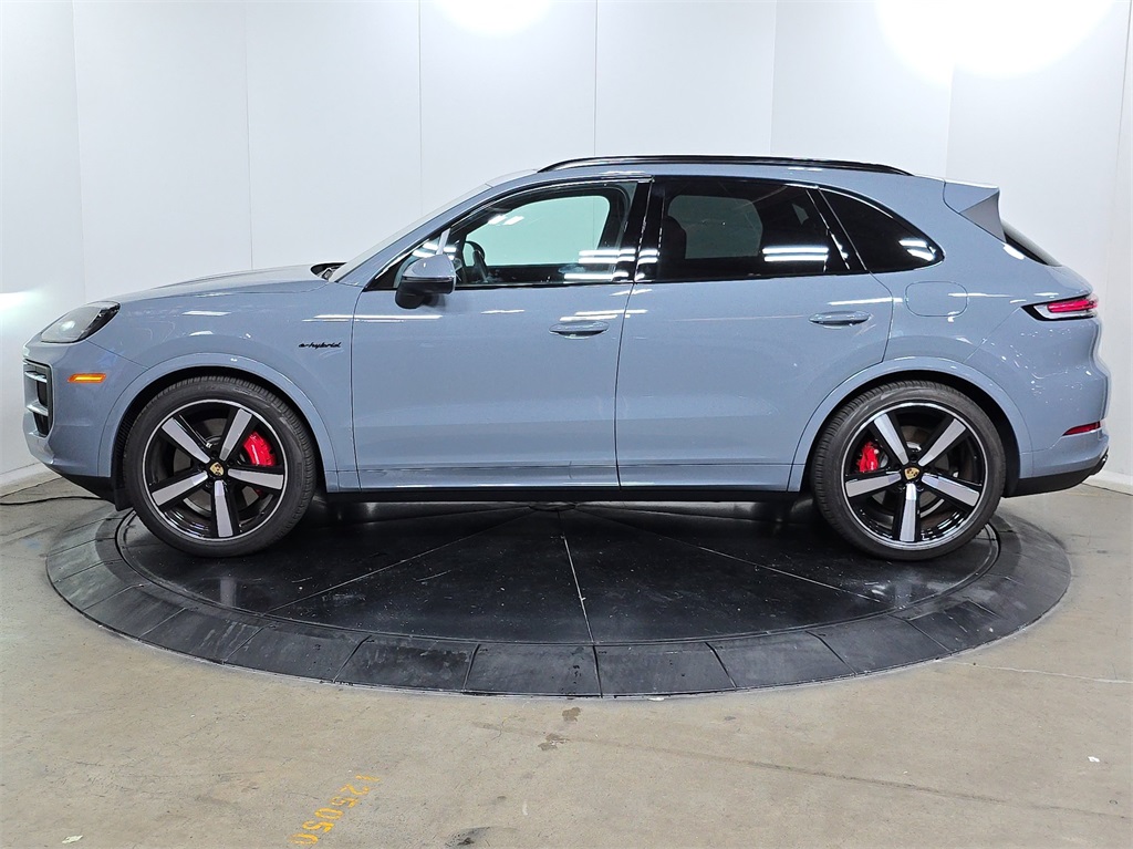 2024 Porsche Cayenne E-Hybrid S photo 8