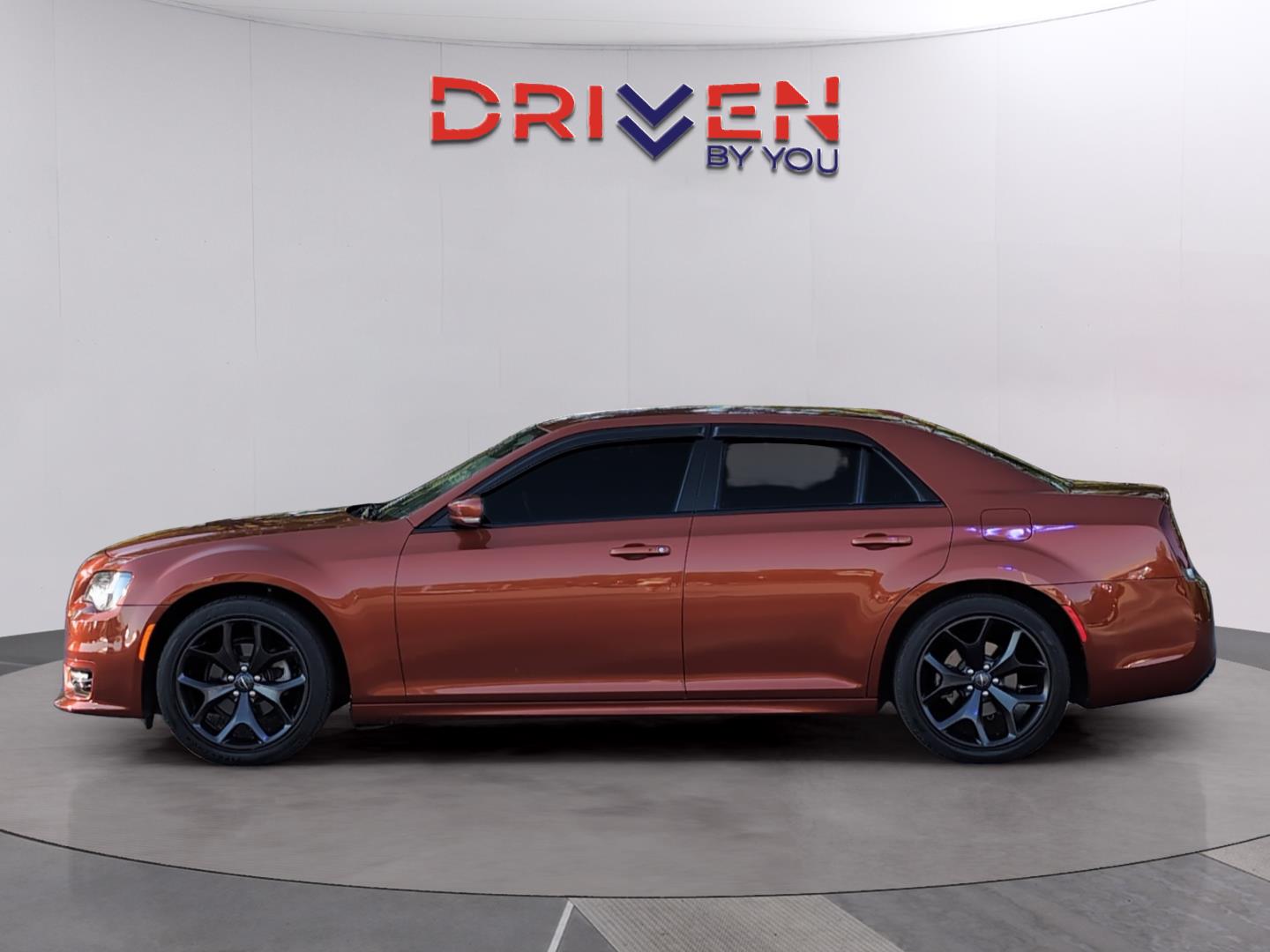 2021 Chrysler 300 Touring L photo 2