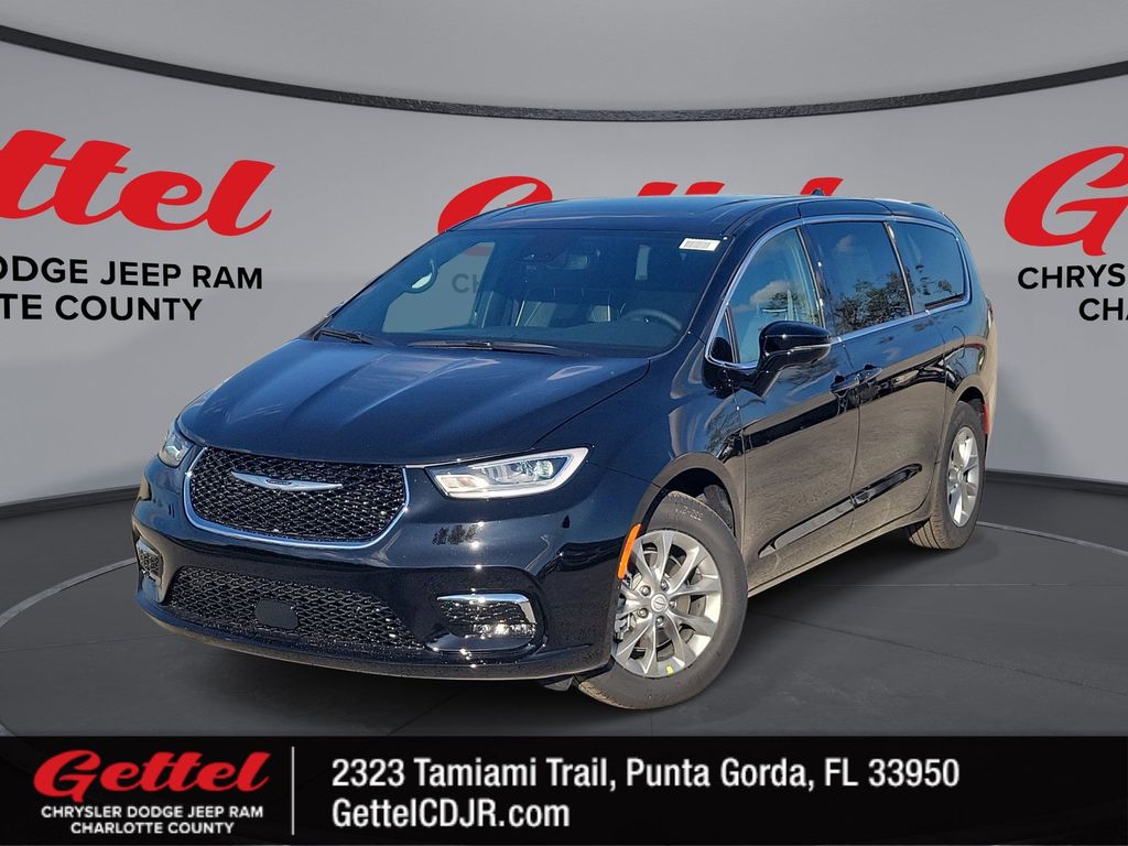 2026 Chrysler Pacifica Limited's photo