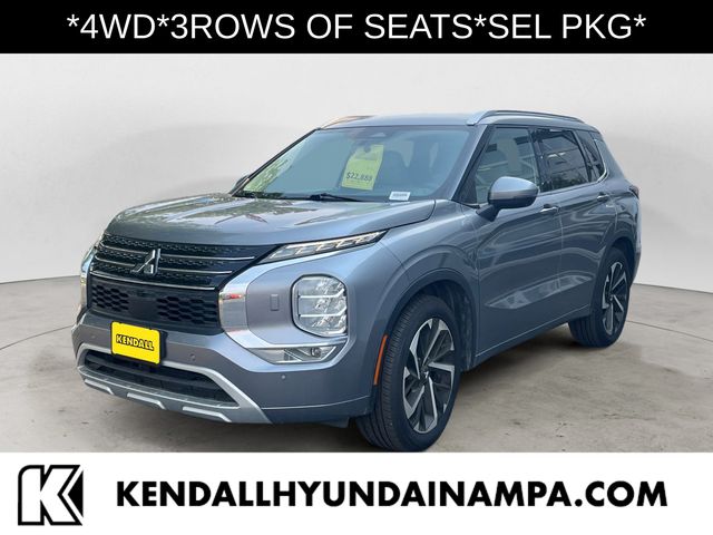 2022 Mitsubishi Outlander SEL's photo