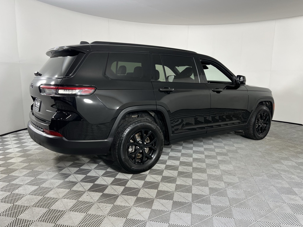 2024 Jeep Grand Cherokee Laredo photo 3