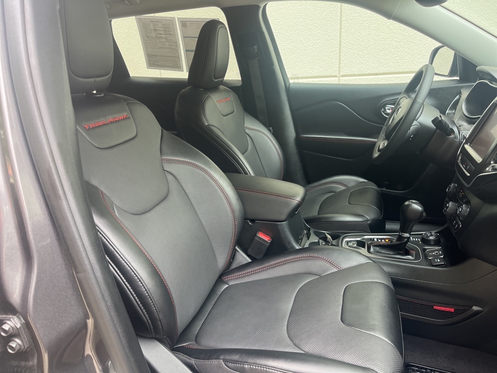 2022 Jeep Cherokee Trailhawk photo 9