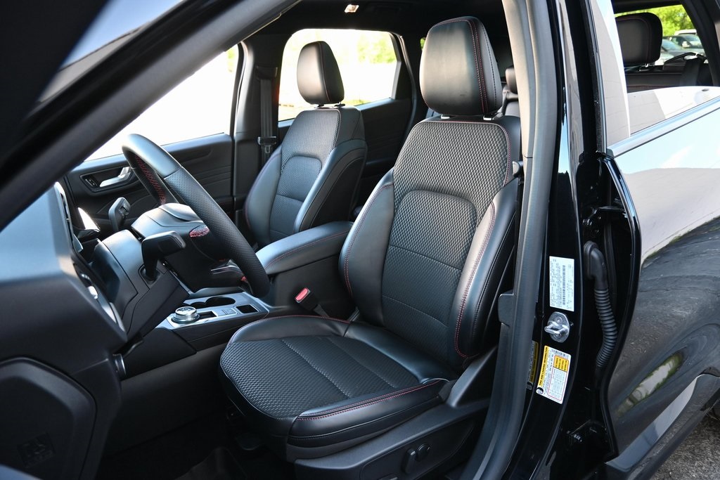 2024 Ford Escape ST-Line photo 22