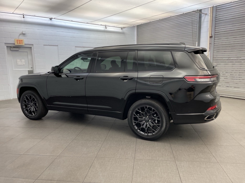 2025 Jeep Grand Cherokee L Summit Reserve photo 3