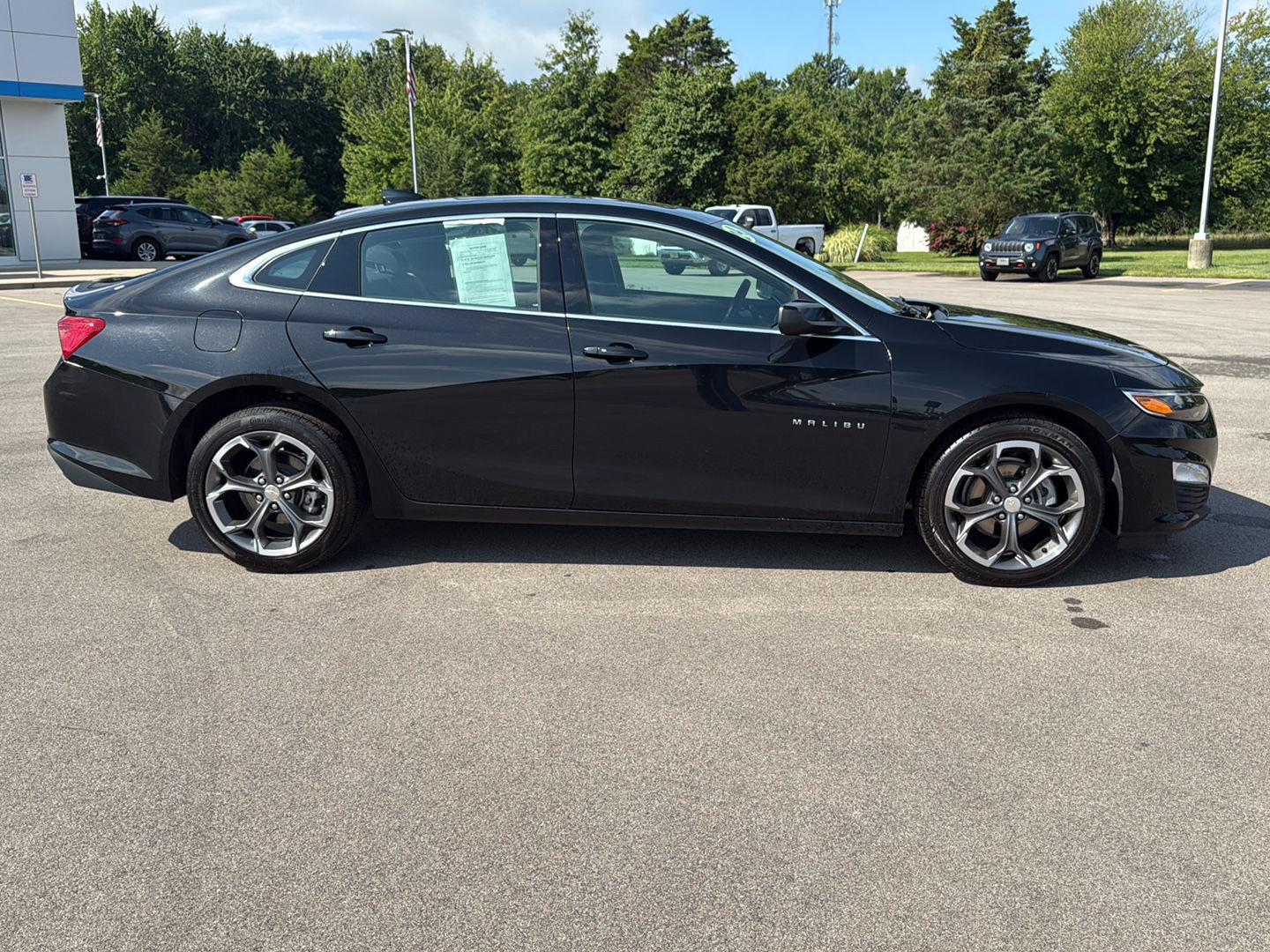 2024 Chevrolet Malibu 1LT photo 4