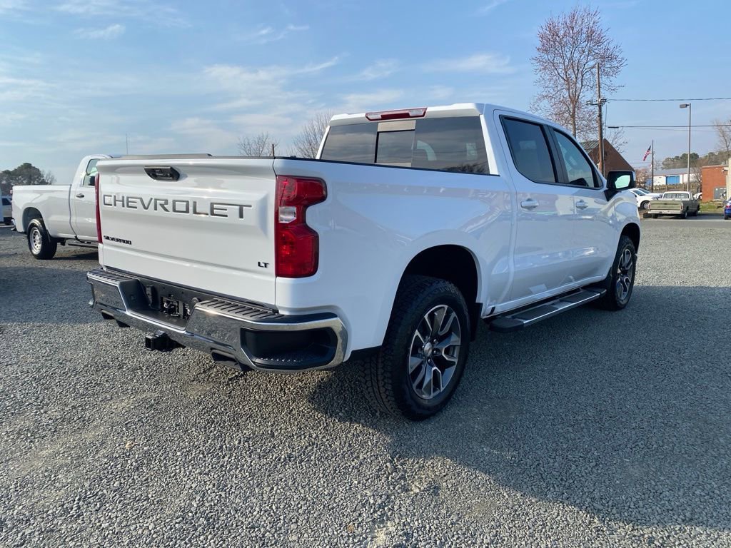 2025 Chevrolet Silverado 1500 LT photo 3