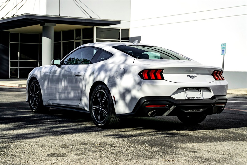 2024 Ford Mustang EcoBoost photo 7
