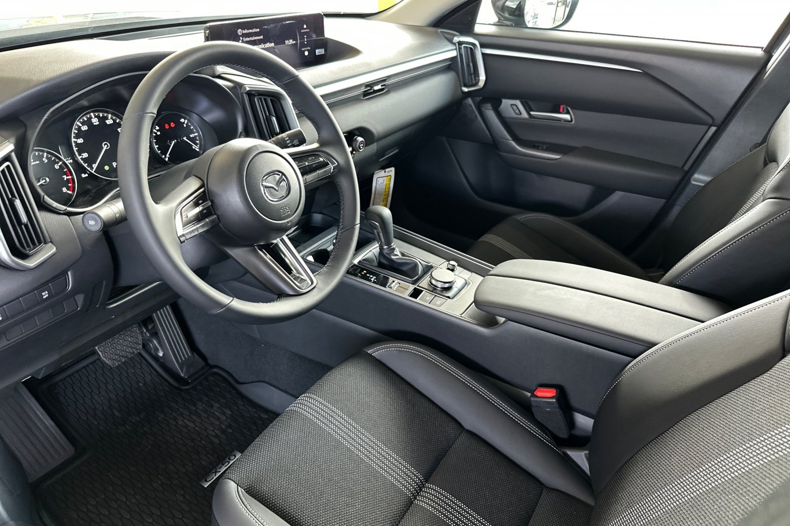 2025 Mazda CX-50 2.5 Select photo 10