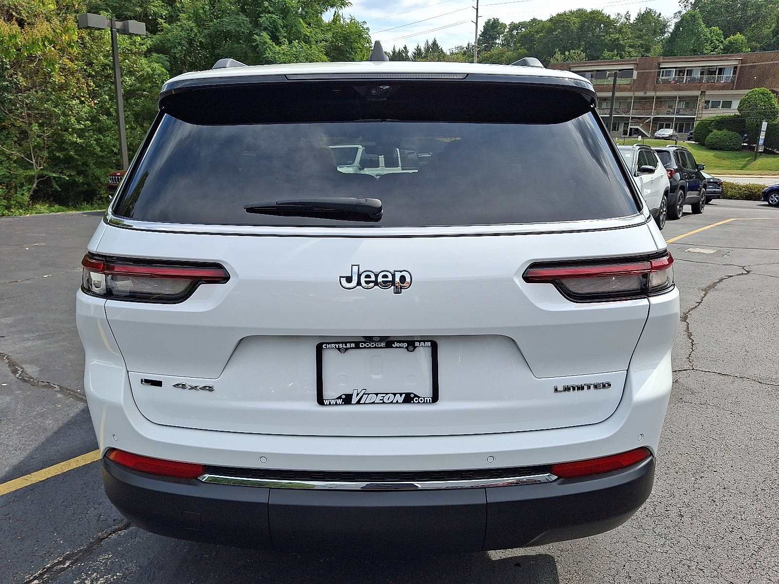 2023 Jeep Grand Cherokee Limited photo 4