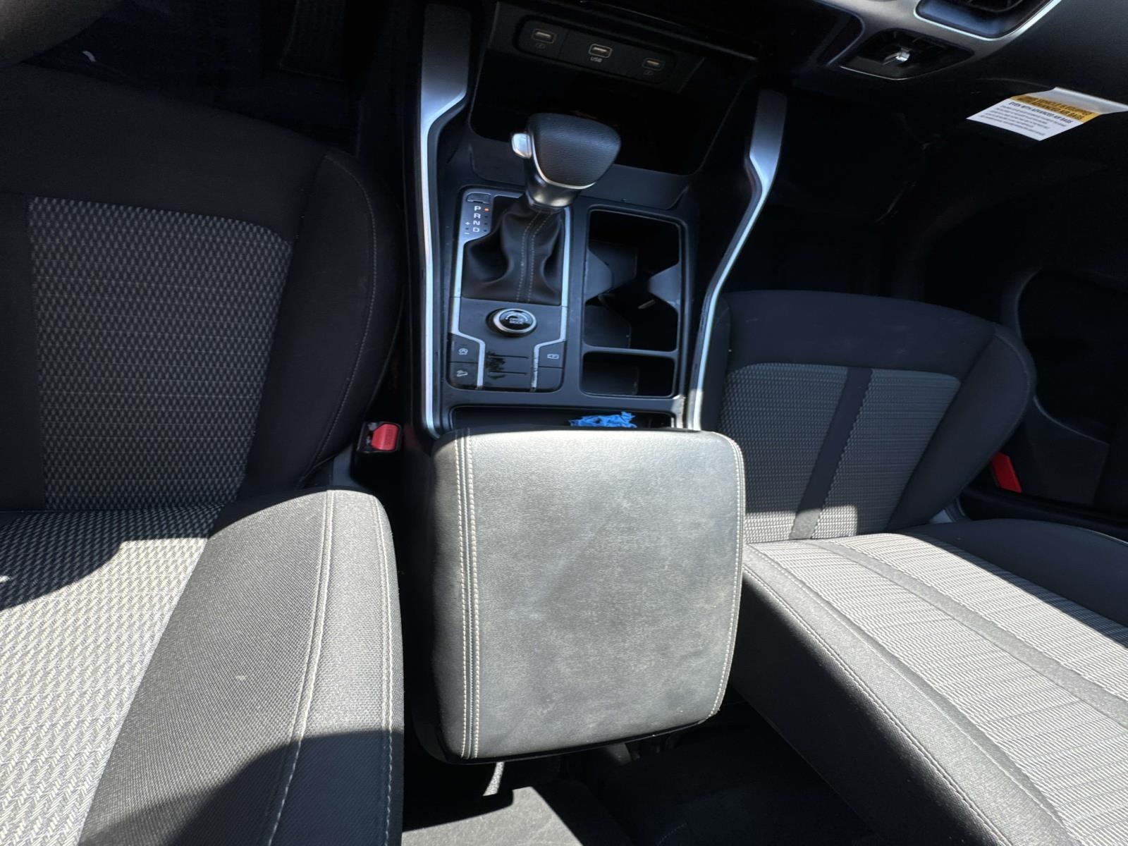 2023 Kia Sorento LX photo 22