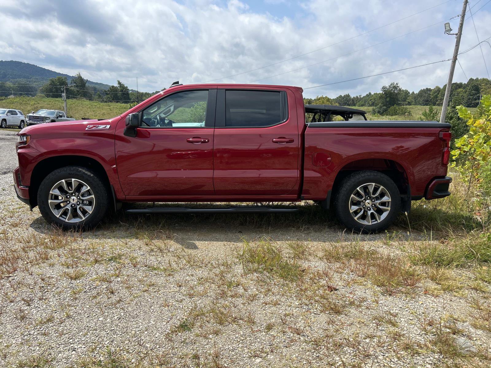 2020 Chevrolet Silverado 1500 RST photo 2