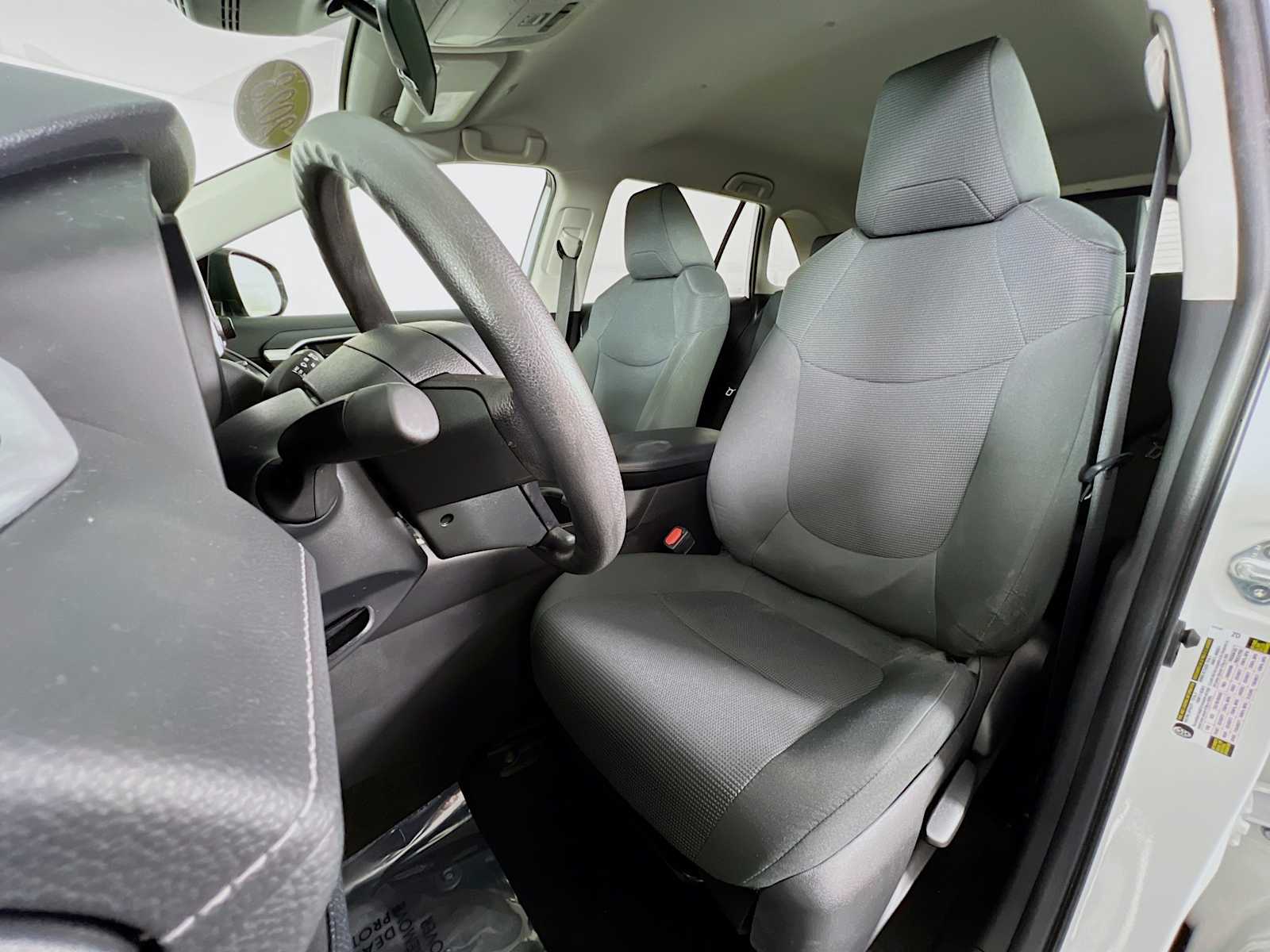 2023 Toyota RAV4 LE photo 18