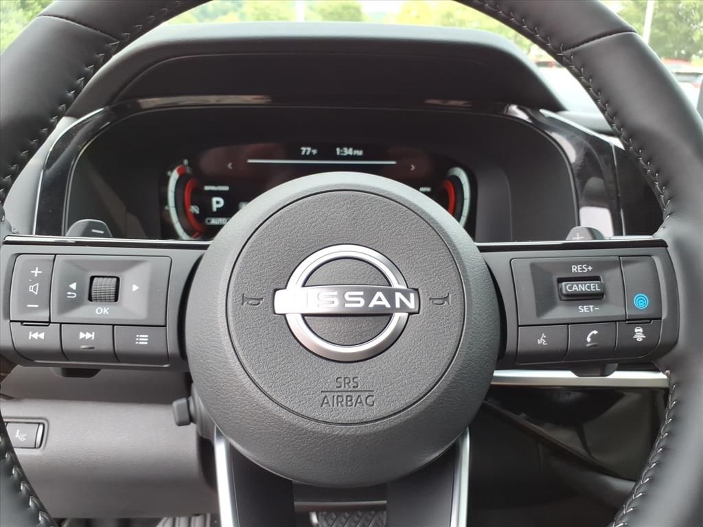 2025 Nissan Pathfinder Platinum photo 16