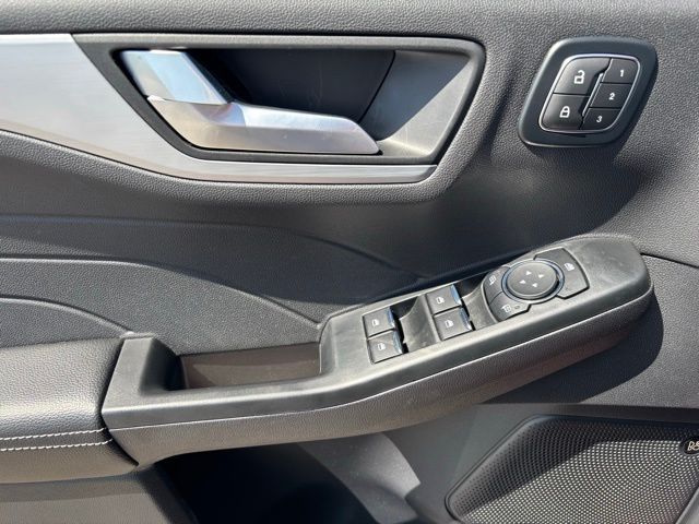 2025 Ford Escape Plug-In Hybrid Base photo 10