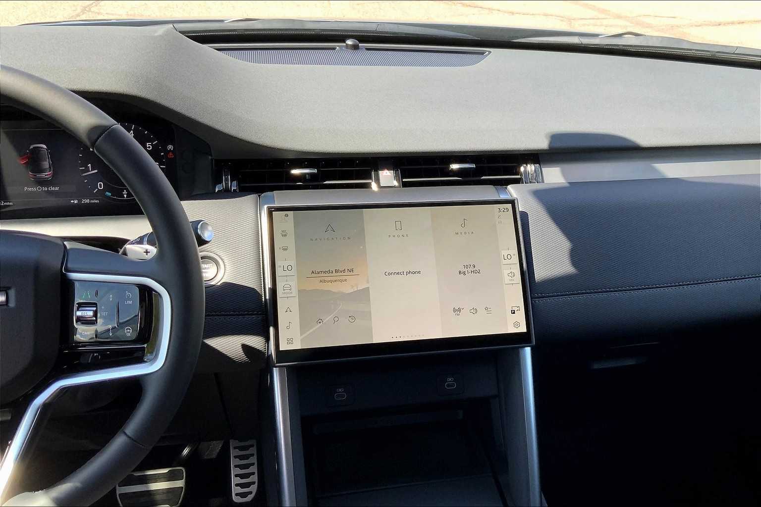 2025 Land Rover Discovery Sport Dynamic SE photo 6