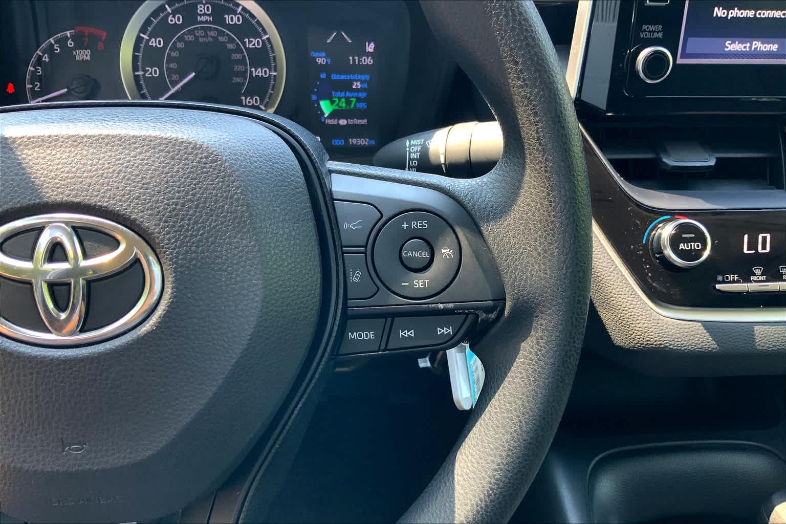2020 Toyota Corolla LE photo 20