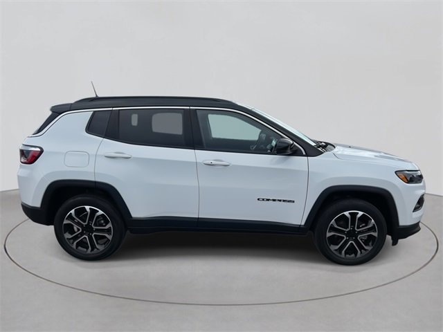 2022 Jeep Compass Limited photo 5