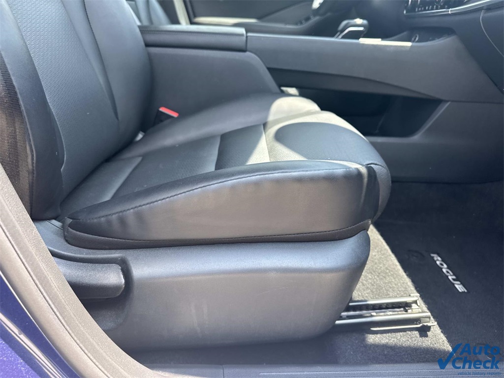 2023 Nissan Rogue SV photo 6