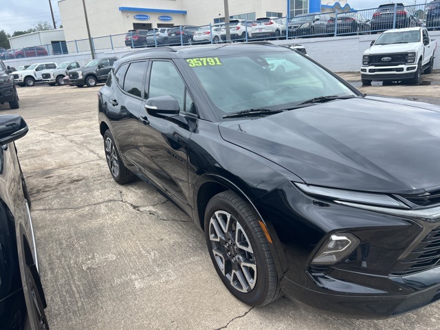 2024 Chevrolet Blazer RS photo 2