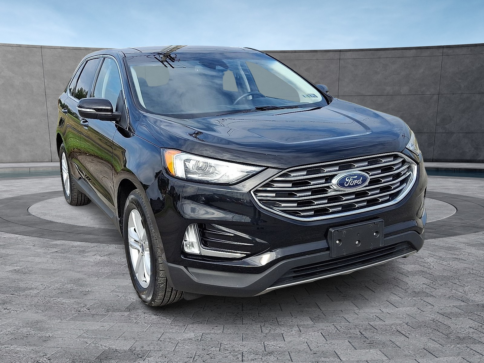 2020 Ford Edge SEL Sport photo 2