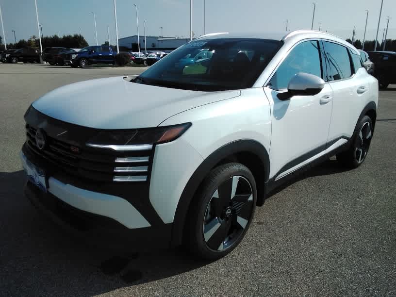 2025 Nissan Kicks SR photo 2