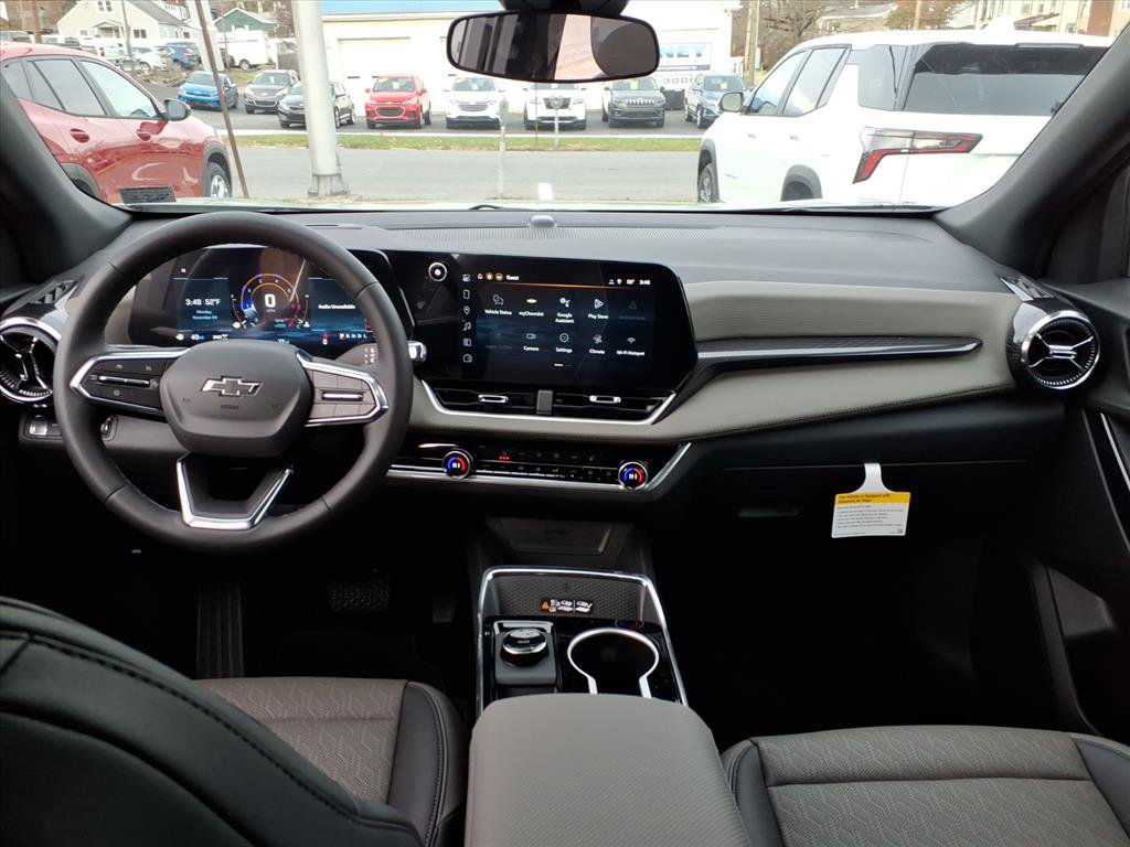 2026 Chevrolet Equinox LT photo 3