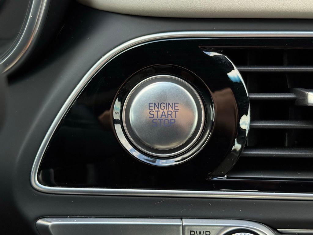 2023 Genesis G70 3.3T Sport Prestige photo 34