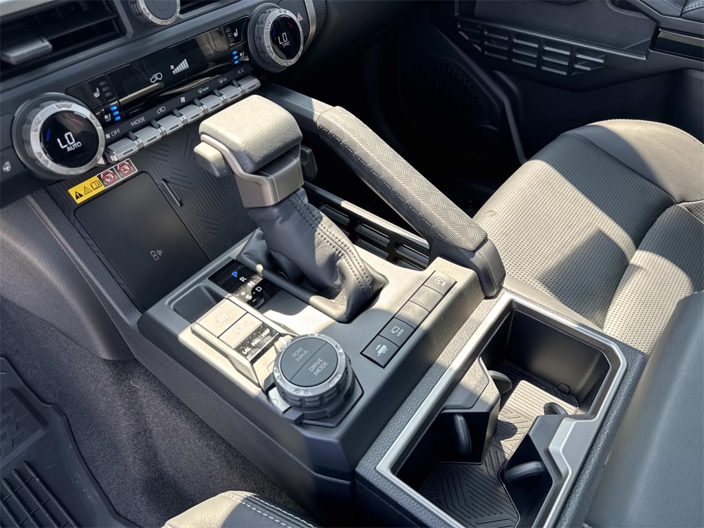 2025 Toyota 4Runner Limited photo 17