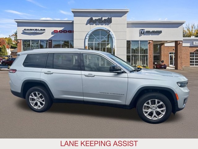 2021 Jeep Grand Cherokee Limited photo 2