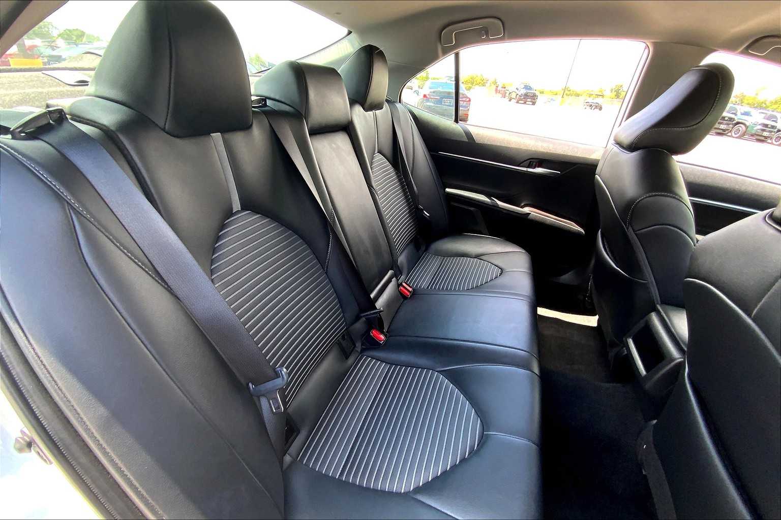 2024 Toyota Camry SE photo 18