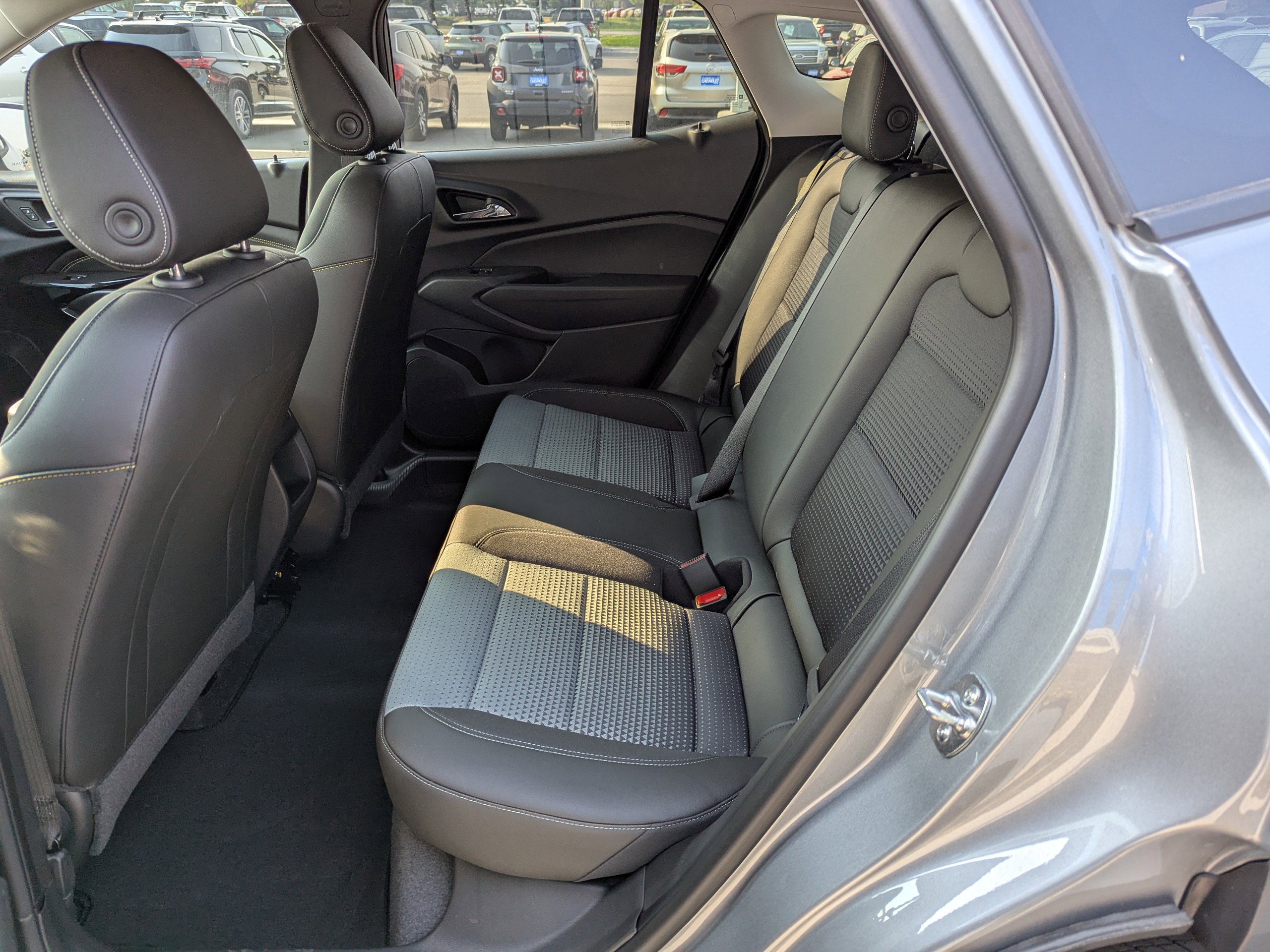 2025 Chevrolet Trax LT photo 24