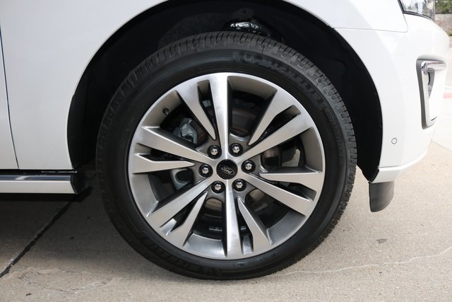 2020 Ford Expedition MAX Platinum photo 10