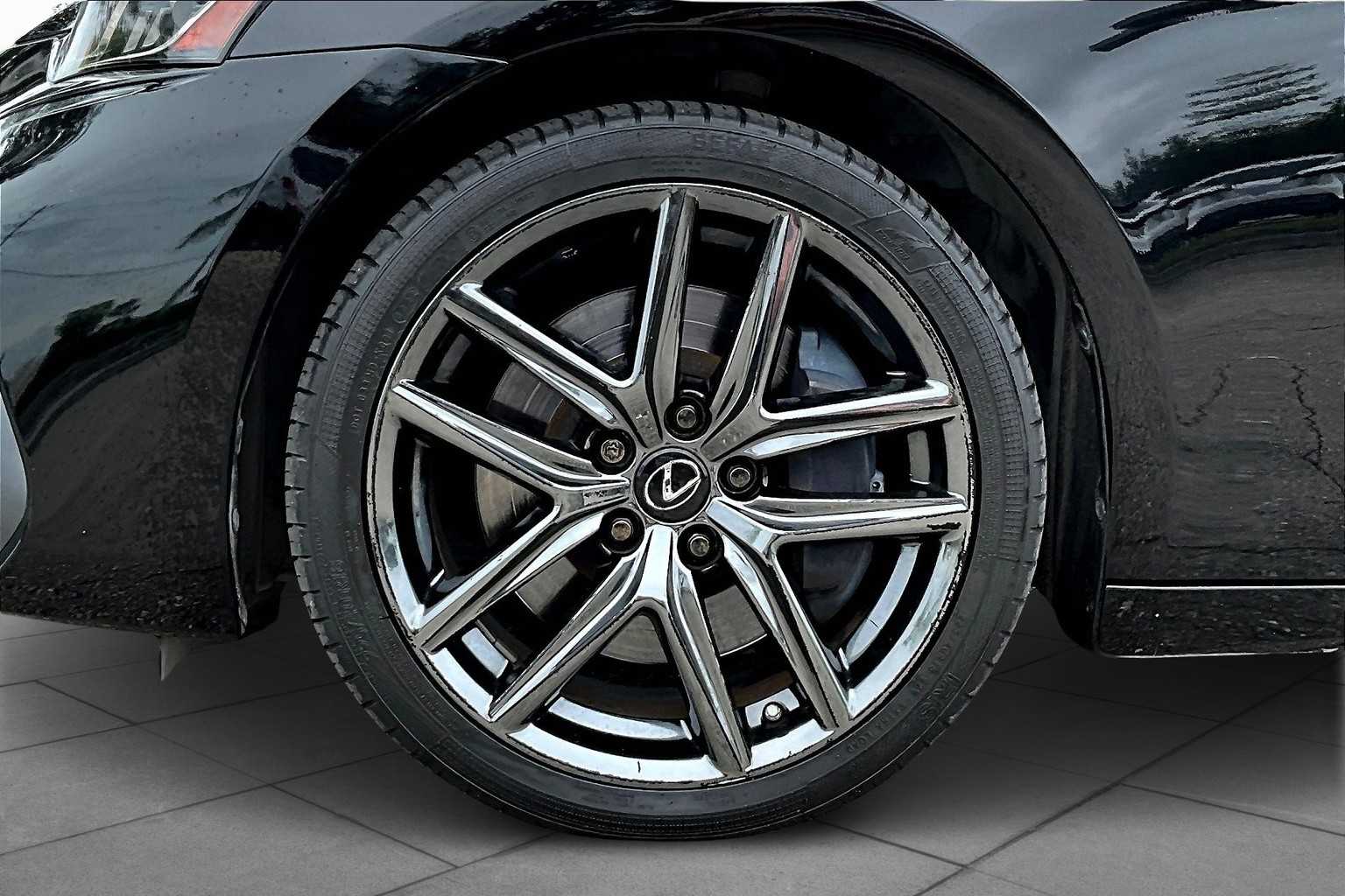 2020 Lexus IS 300 F SPORT photo 9