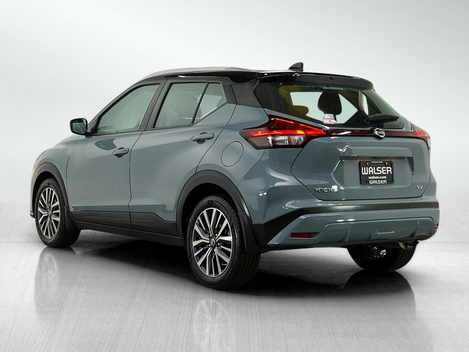 2021 Nissan Kicks SV photo 3