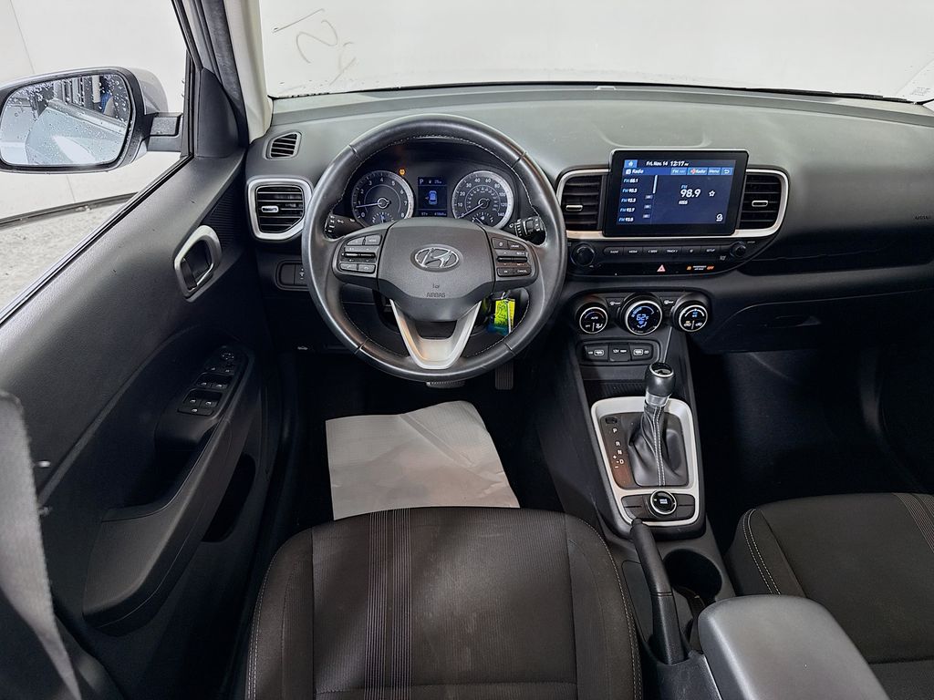 2022 Hyundai Venue SEL Limited photo 3