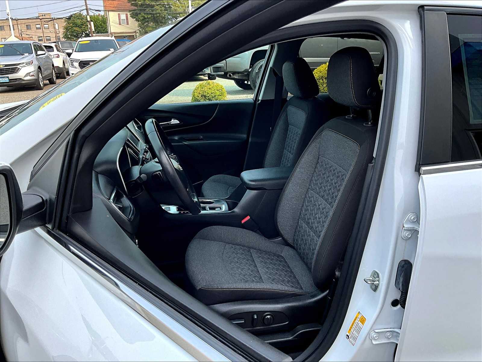 2022 Chevrolet Equinox LT photo 9
