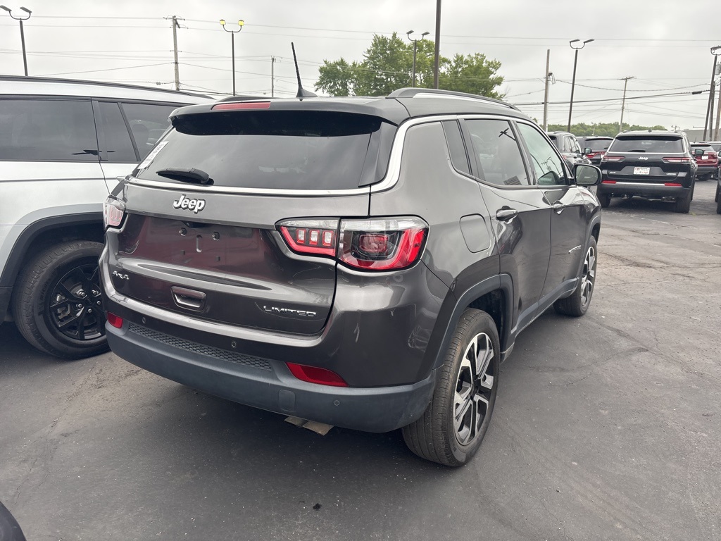 2022 Jeep Compass Limited photo 2